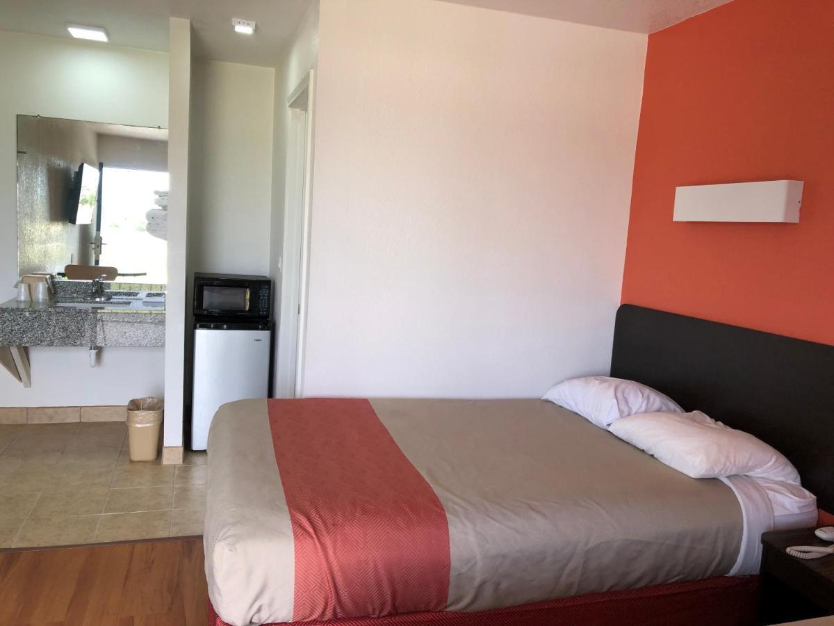 6克鲁特汽车旅馆 Clute 外观 照片